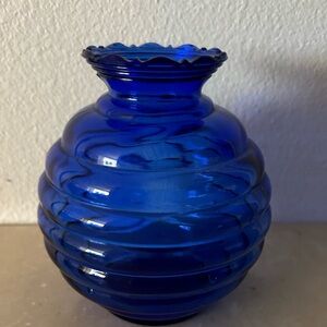 Vintage, Colbolt blue, beehive style Vase. 5”
